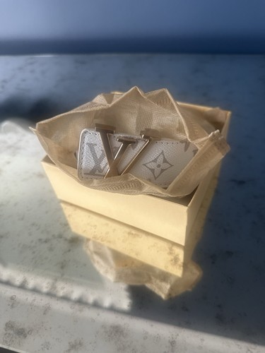 Louis vuitton white logo - louis,